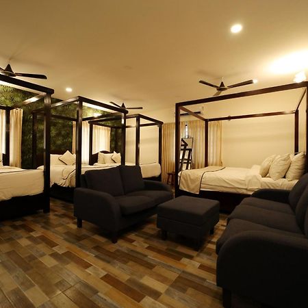 Brown Town Resort & Spa Haidarábád Kültér fotó