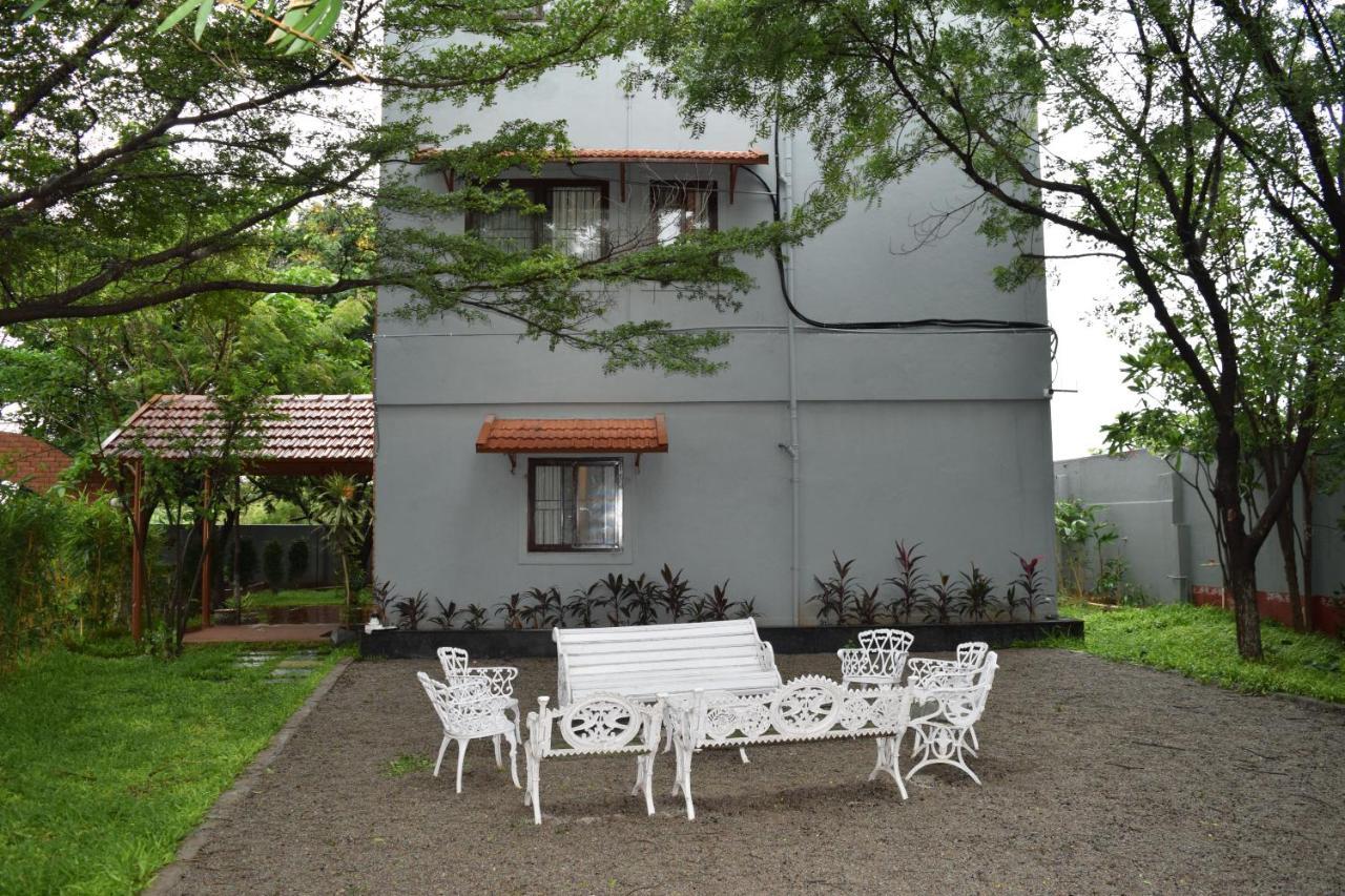 Brown Town Resort & Spa Haidarábád Kültér fotó