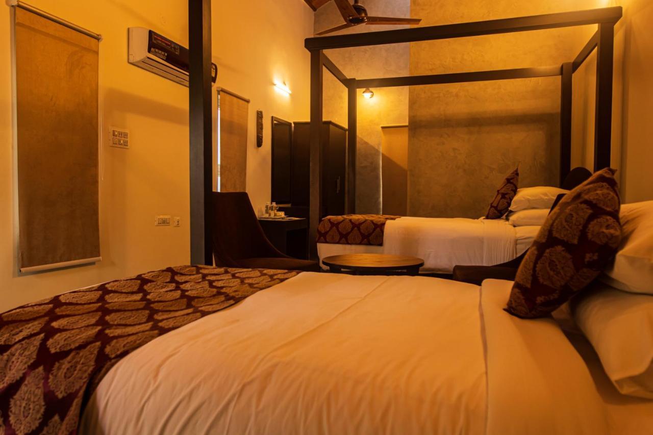 Brown Town Resort & Spa Haidarábád Kültér fotó